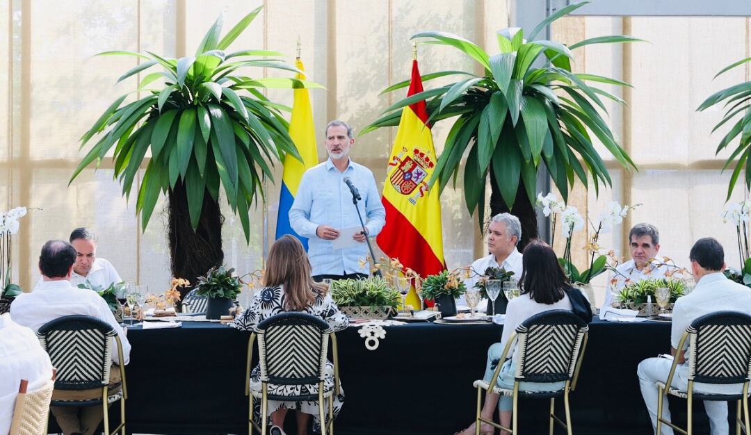 Almuerzo en donde participó el Rey Felipe VI de España. Cortesía: @CasaReal