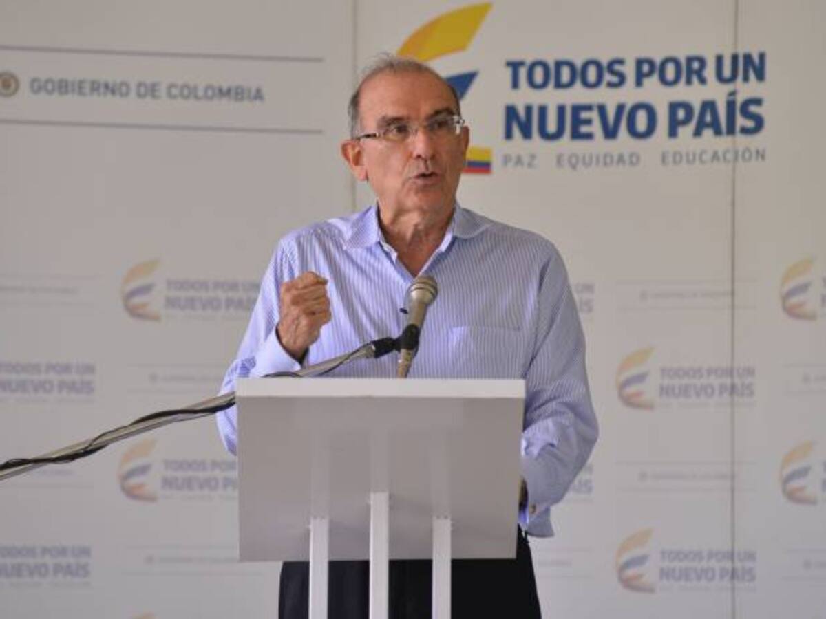 Se están dando los pasos para la finalización del conflicto: De La Calle