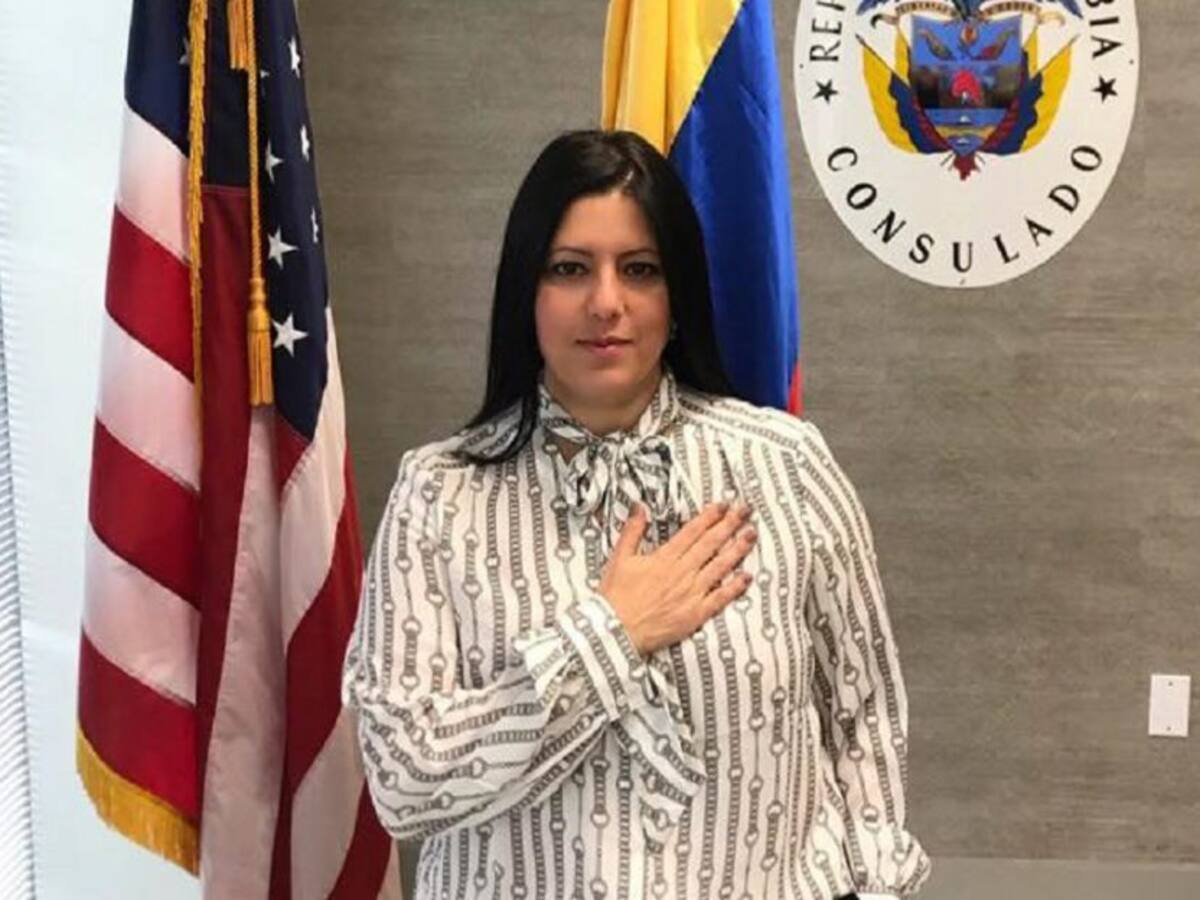 Denuncian que cónsul en Orlando certificó estudios de inglés en notaría