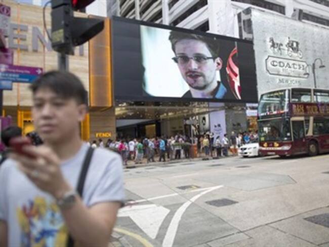 Bush defiende el espionaje y acusa a Snowden de dañar la seguridad