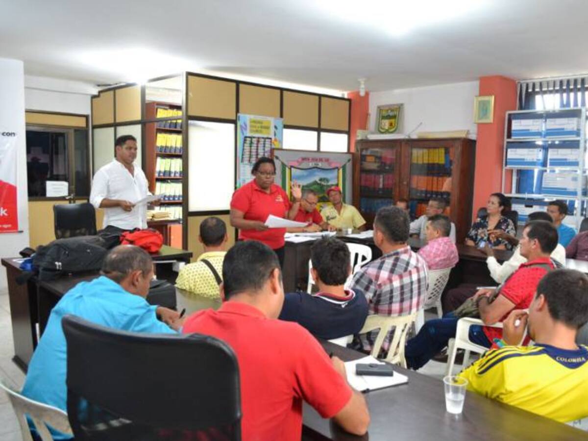 Realizan mesas de trabajo sobre explotación minera en el sur de Bolívar