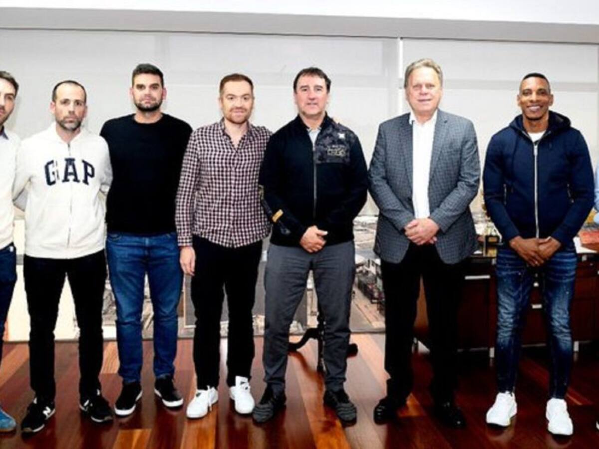 Comienza una nueva era en la Selección: Néstor Lorenzo ya está en el país