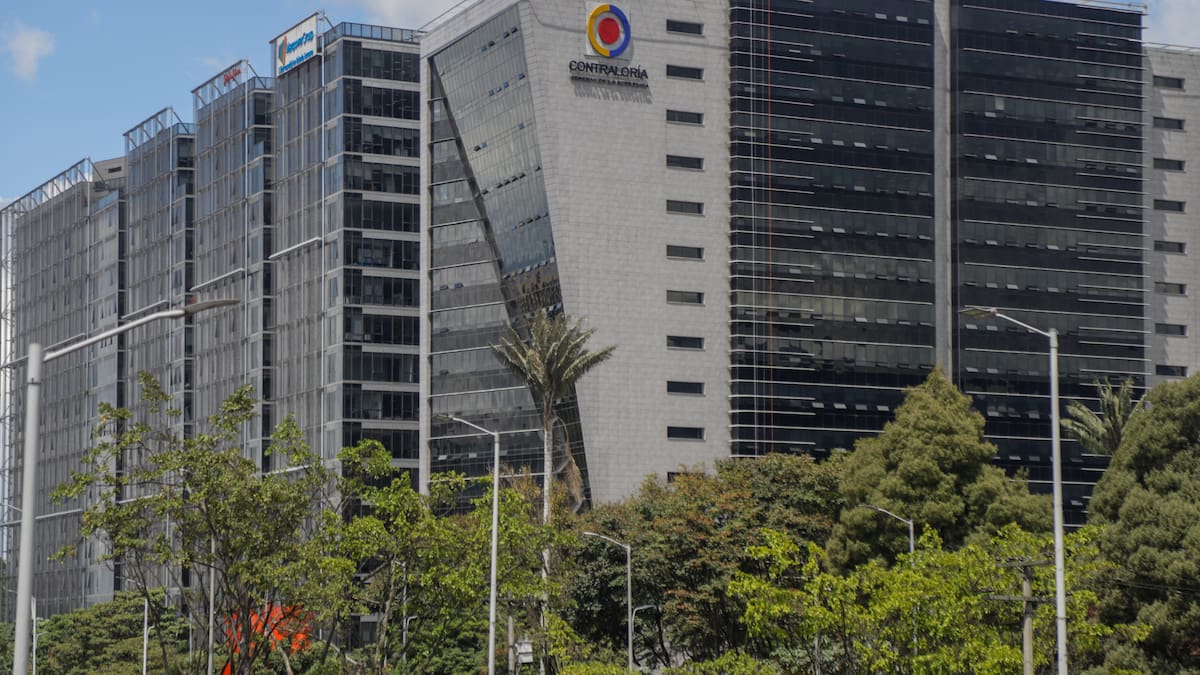 Remezón en Contraloría: hermano del registrador llegará como contralor delegado TIC