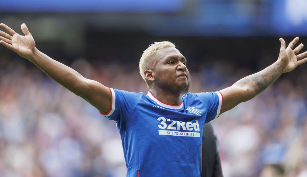 Alfredo Morelos celebra su primer gol en la temporada con el Rangers.