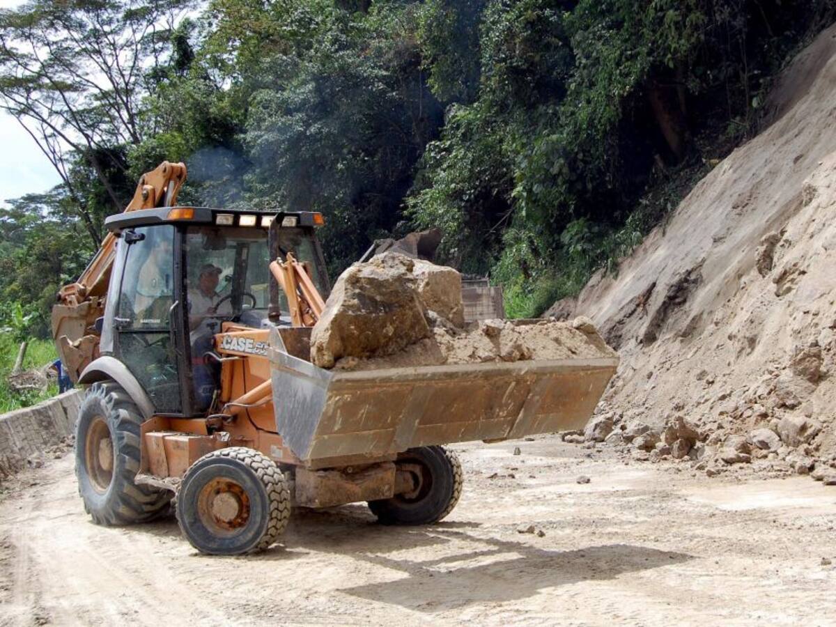 65 excombatientes de las Farc se graduaron como operarios de maquinaria