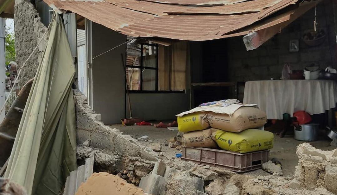 Al parecer, una vivienda construida en un asentamiento irregular del Cerro de La Popa colapsó en una de sus secciones