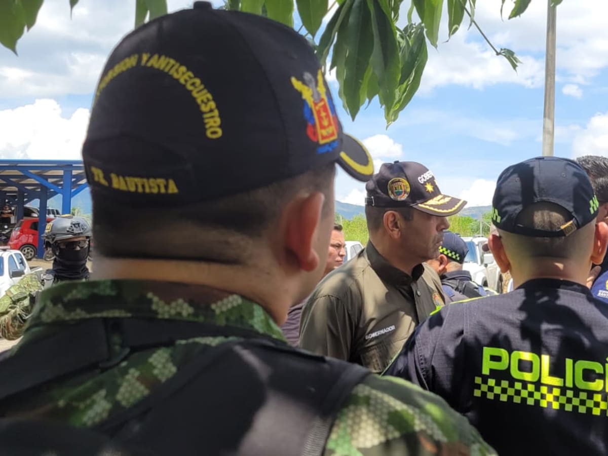 Gobernador de Santander pide consejo de seguridad; dice que urge hablar de minería ilegal y cárceles