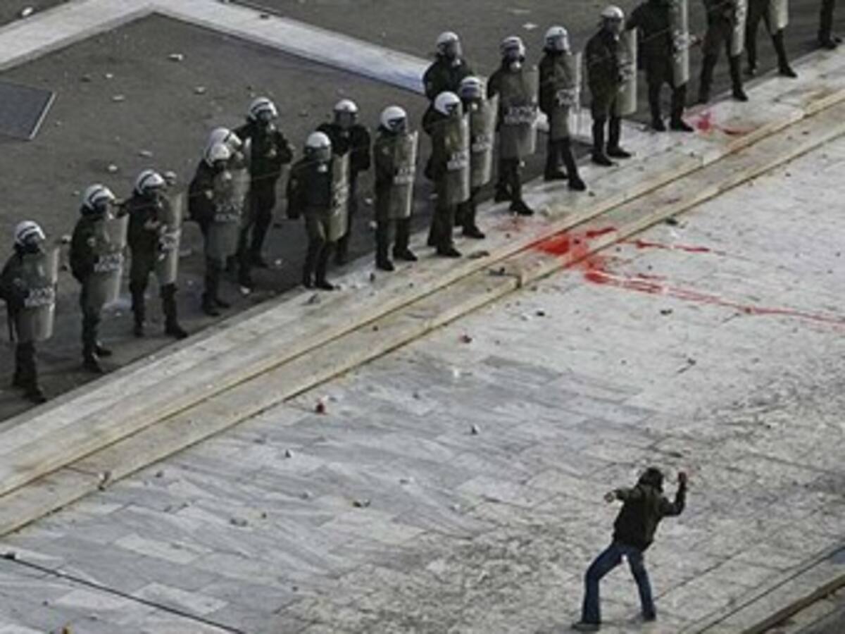 Cien heridos y 50 detenidos tras disturbios en Grecia