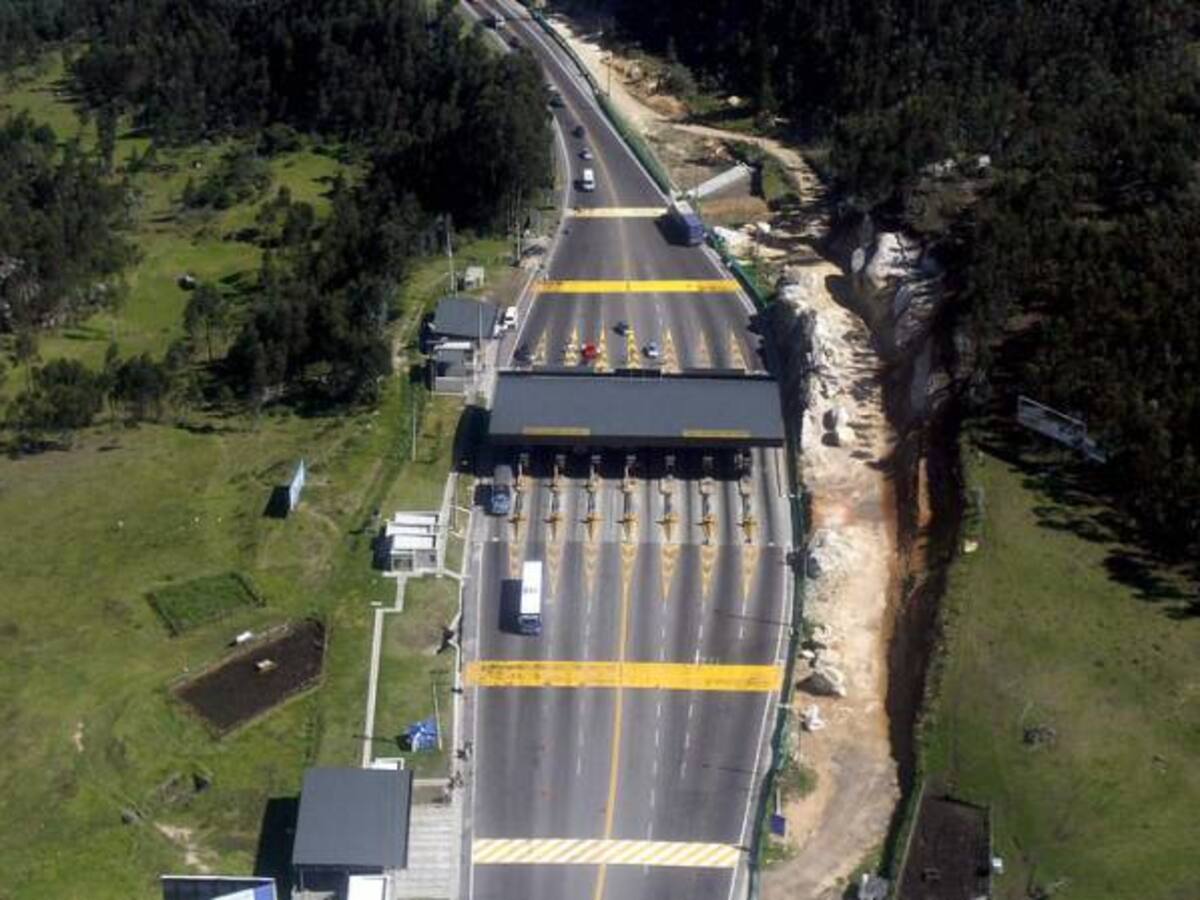 Por lo menos cinco vías de Bogotá tendrían peajes