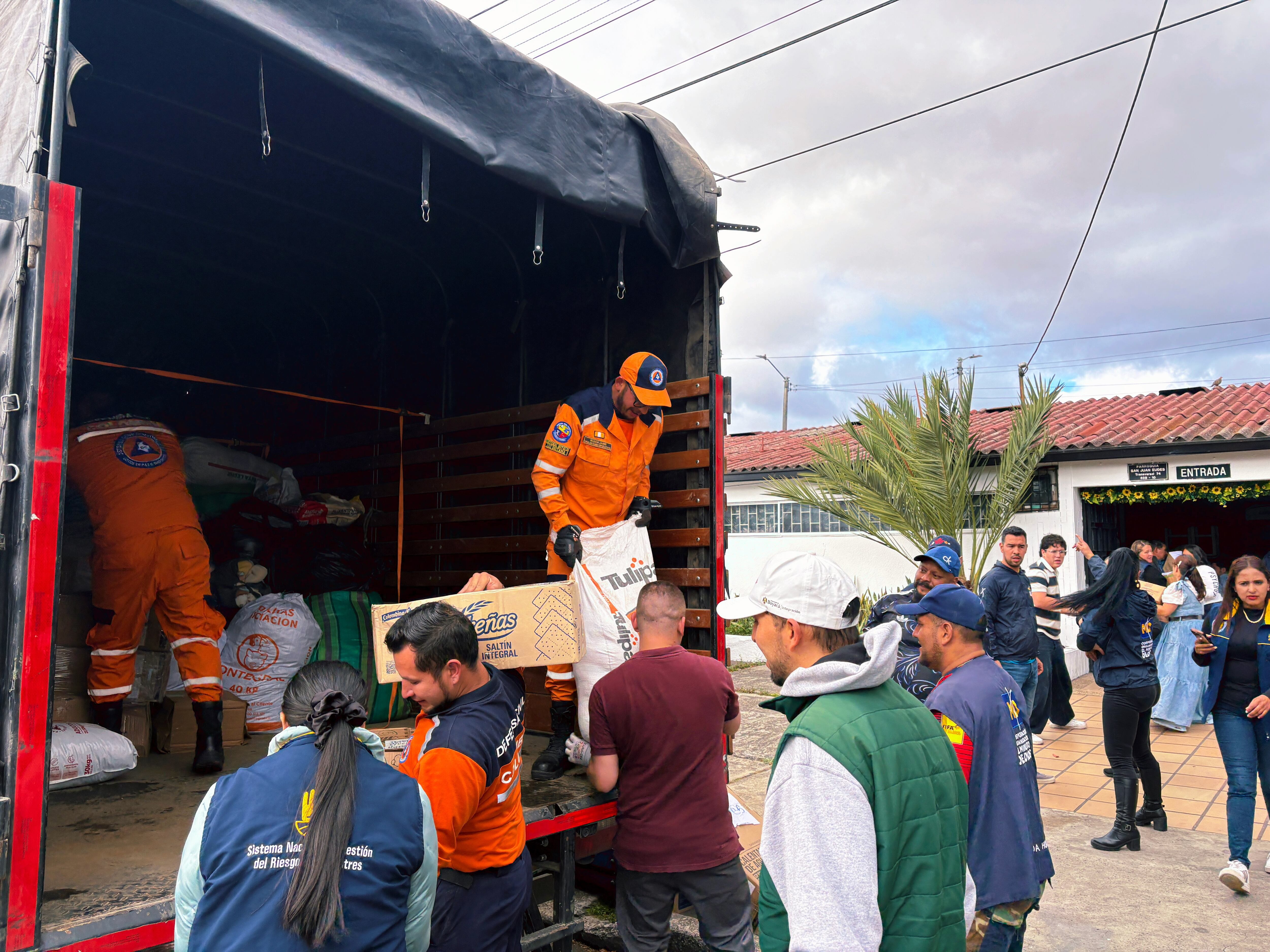 Bolívar activa operativo para acopio y transporte de ayudas por terremoto