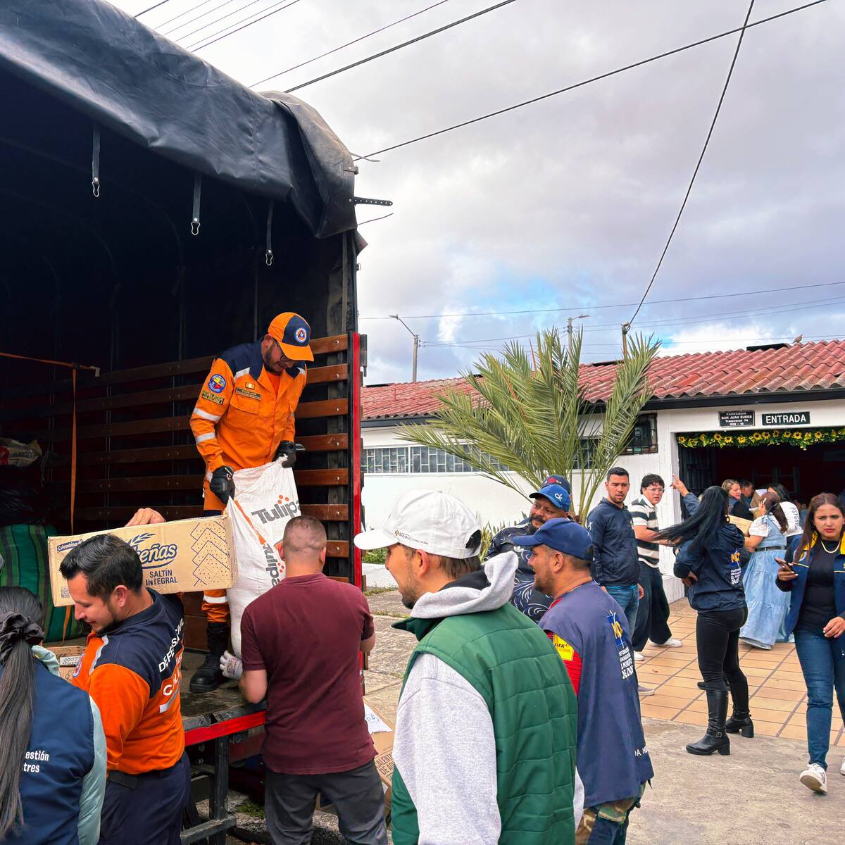Bolívar activa operativo para acopio y transporte de ayudas por terremoto