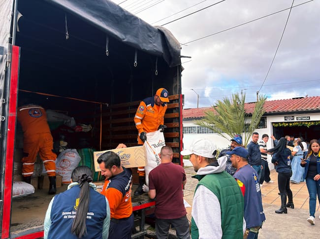 Bolívar activa operativo para acopio y transporte de ayudas por terremoto