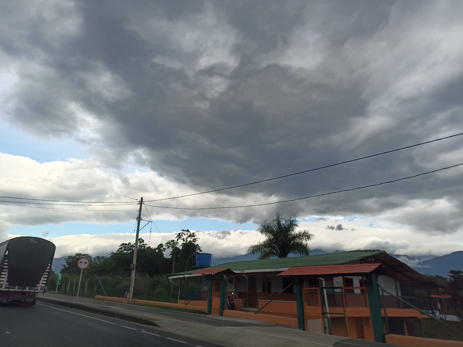 Contrastes en los atardeceres en Armenia
