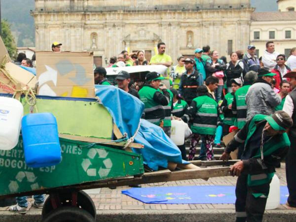 Los 22.000 recicladores están en el nuevo esquema de aseo de Bogotá: Distrito