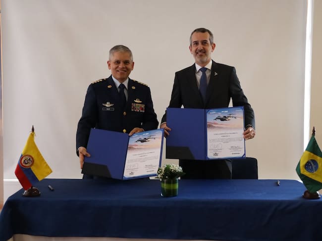 FAC firmó contrato con Embraer para adquirir dos aeronaves CK-390 de fabricación brasileña. Foto suministrada