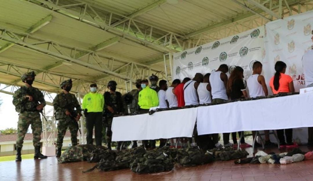 Se entregaron 13 presuntos integrantes de las disidencias de las Farc