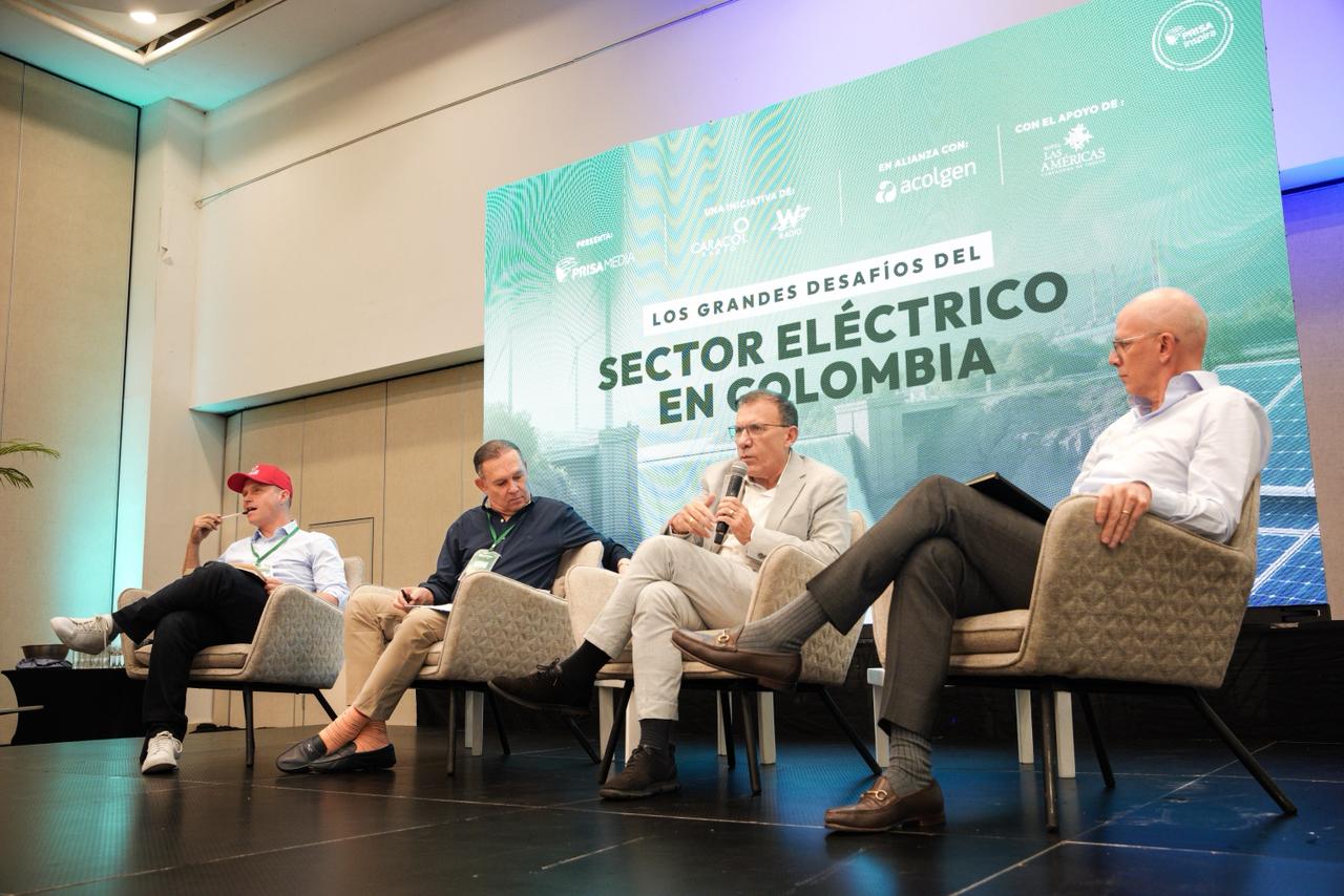 Expertos debaten los grandes desafíos del sector eléctrico en Colombia: garantizar suministro y avanzar hacia la sostenibilidad. | Foto Caracol Radio