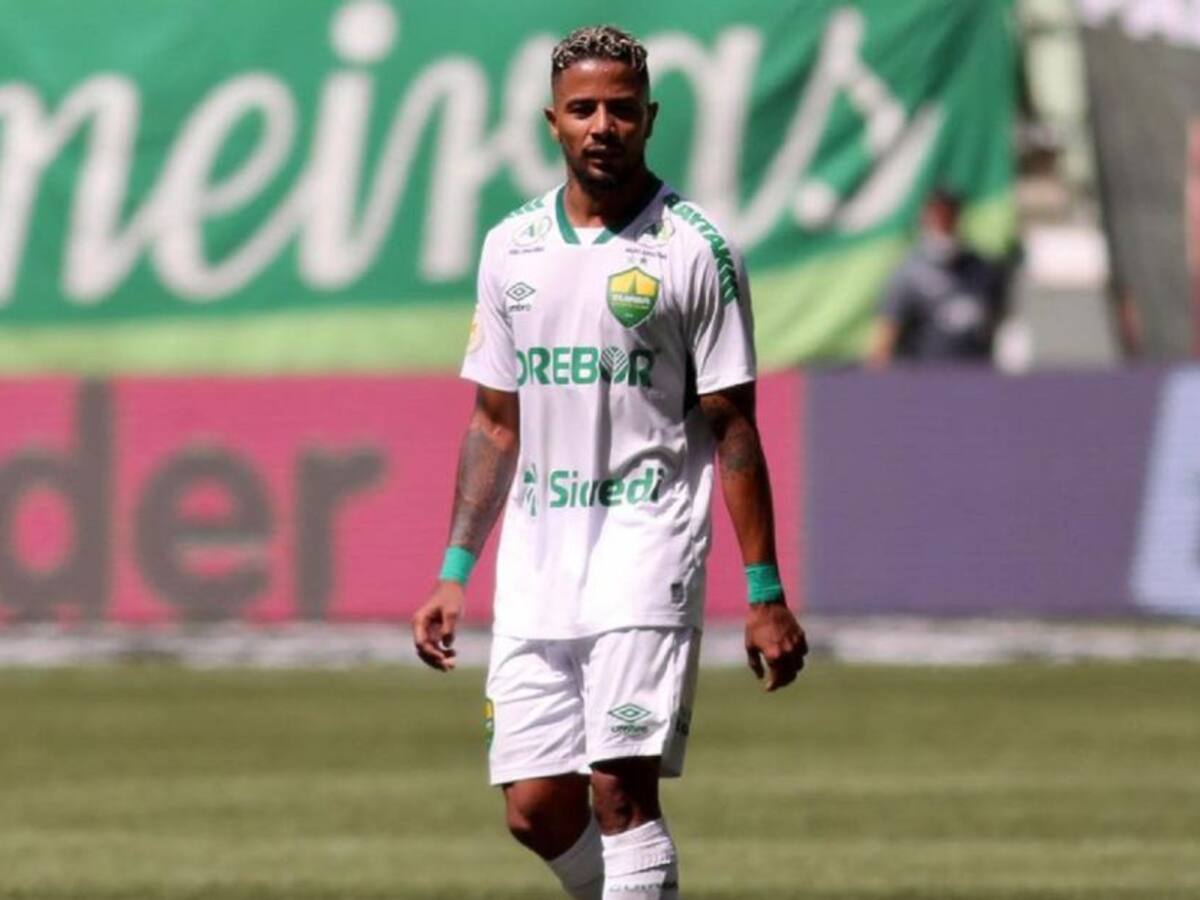 "Se complica la adaptación porque es un futbol con más ritmo, más físico"