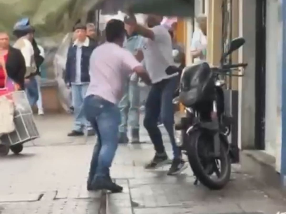 Denuncian pelea con machetes entre vendedores informales en el barrio 20 de Julio de Bogotá