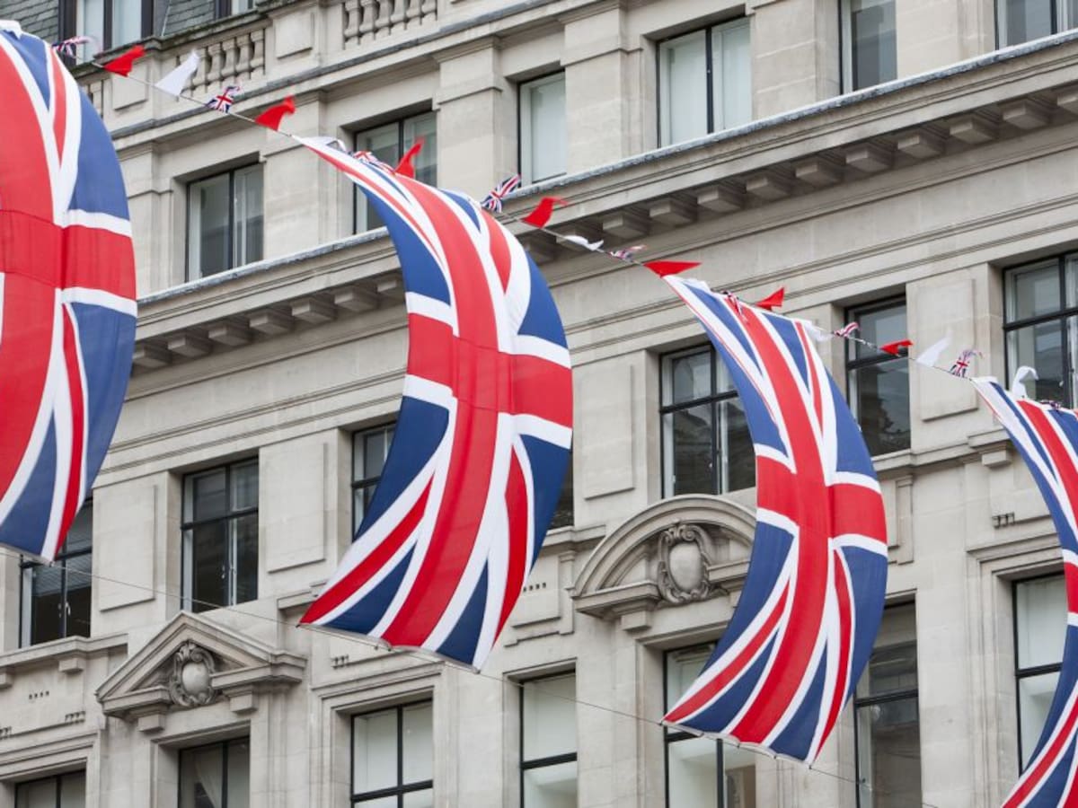 Noticias última hora en VIVO | Monarquía, costos energía, Petro y más