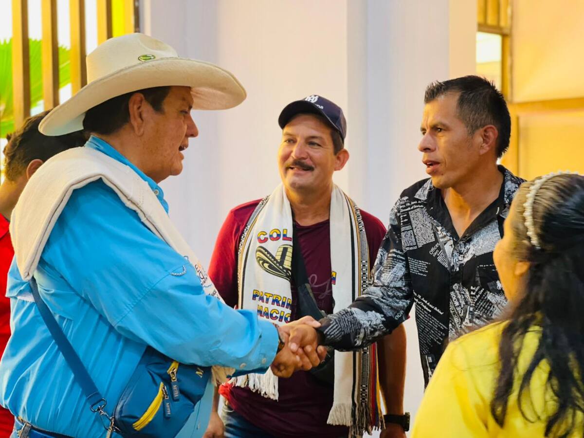 Entregan maquinaria para atender vías entre el Huila y Caquetá