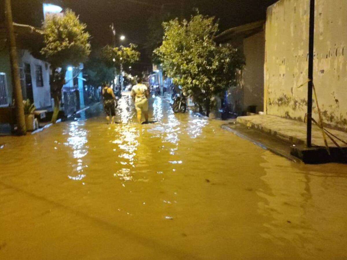Ordenan evacuación de 12 viviendas de Caucasia en la ribera del Cauca