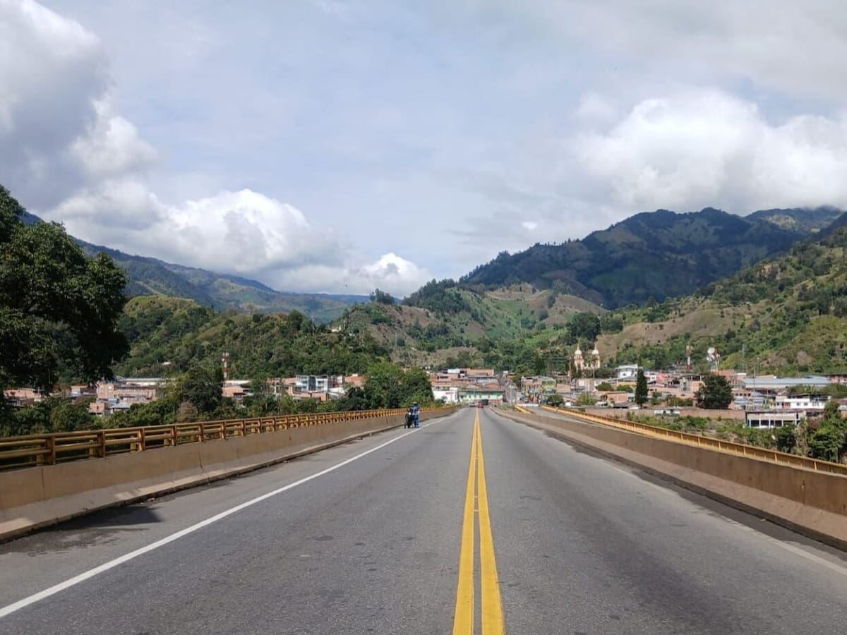 ANLA aprueba cambio de trazado para la doble calzada de la vía Ibagué - Cajamarca