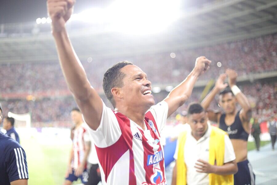 Carlos Bacca celebrando en el Metropolitano // Colprensa