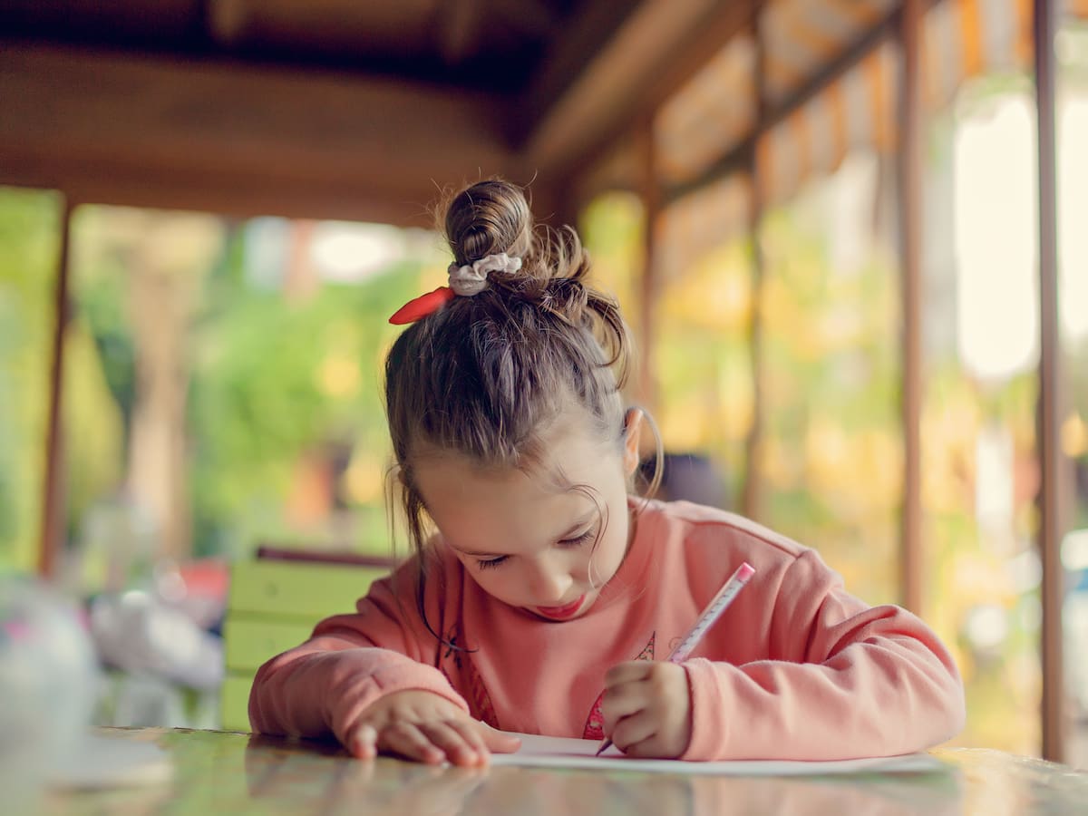 ¿Cuál es el misterio detrás de la escritura al revés de algunos niños y adultos?