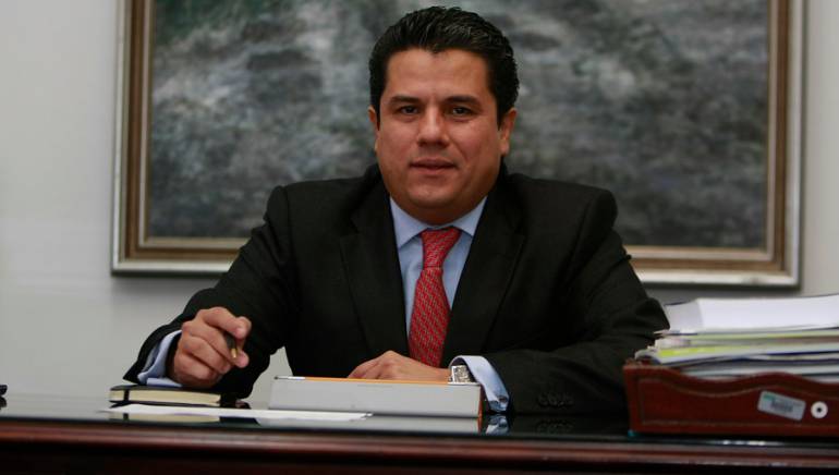 German Arce, ministro de minas. 