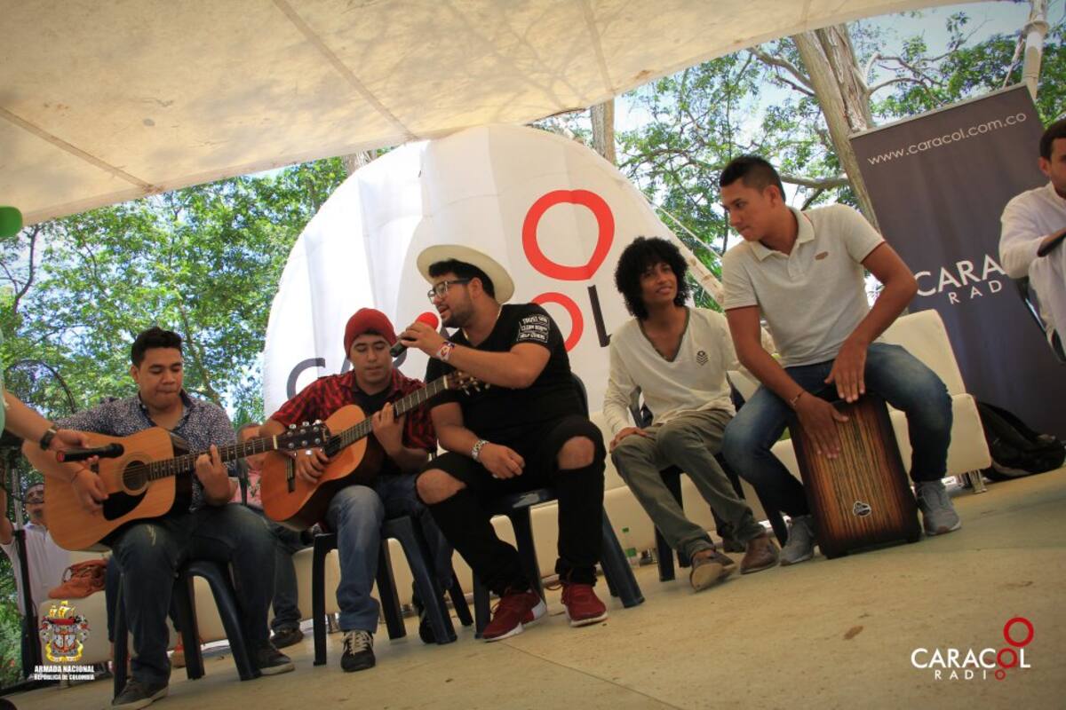 La agrupación musical Tropa Espeluque deleitó a los asistentes con su música.