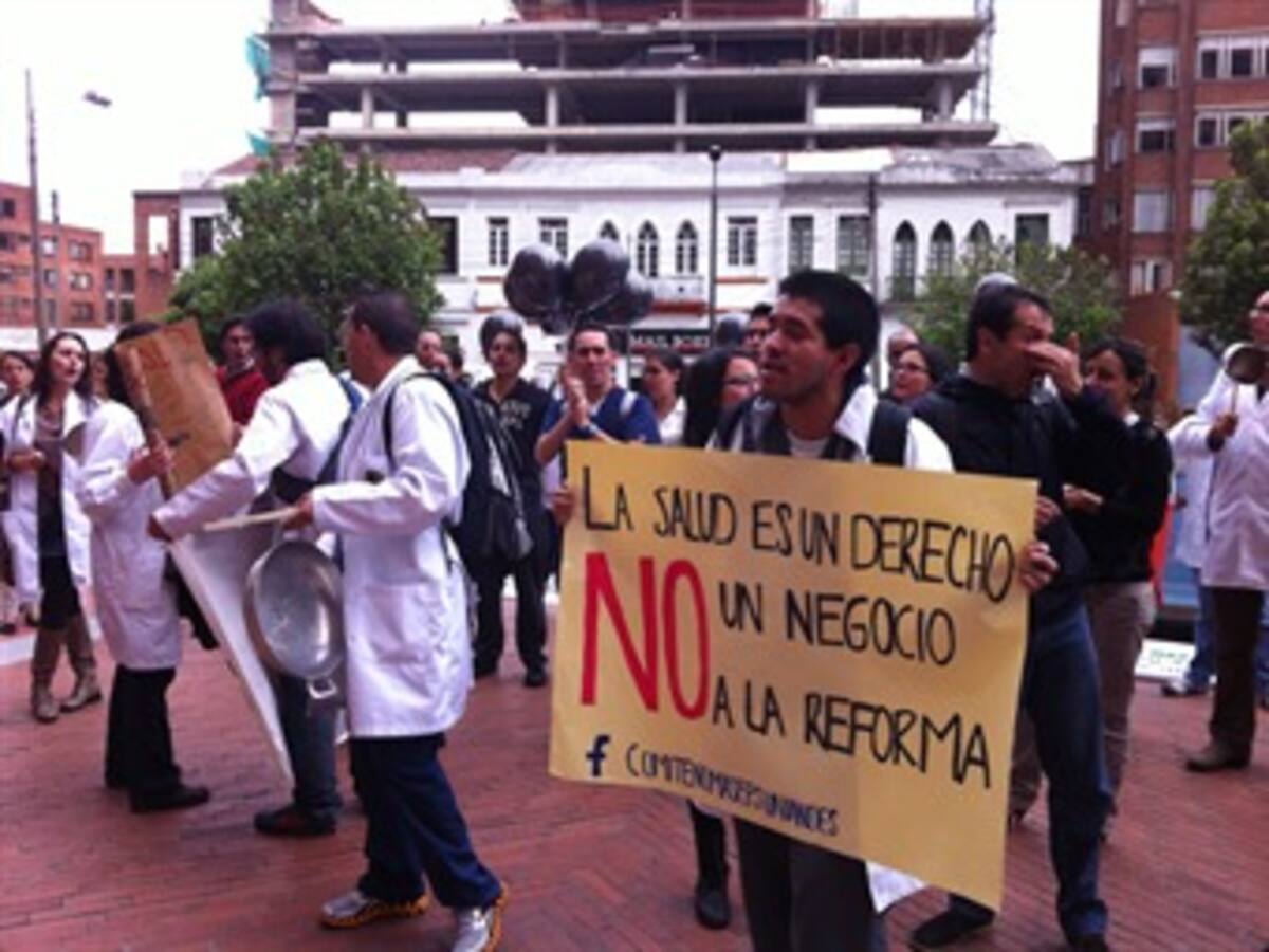 En fotos: Pacientes y estudiantes protestan por reforma a la salud