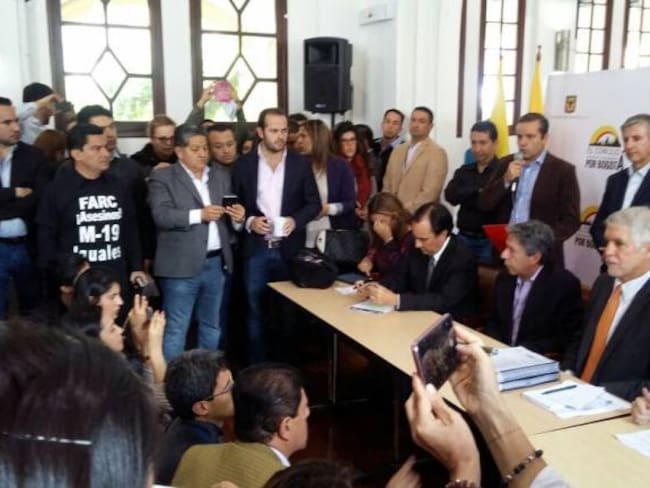 Alcalde Enrique Peñalosa pide autorización al Concejo de Bogotá para vender la ETB