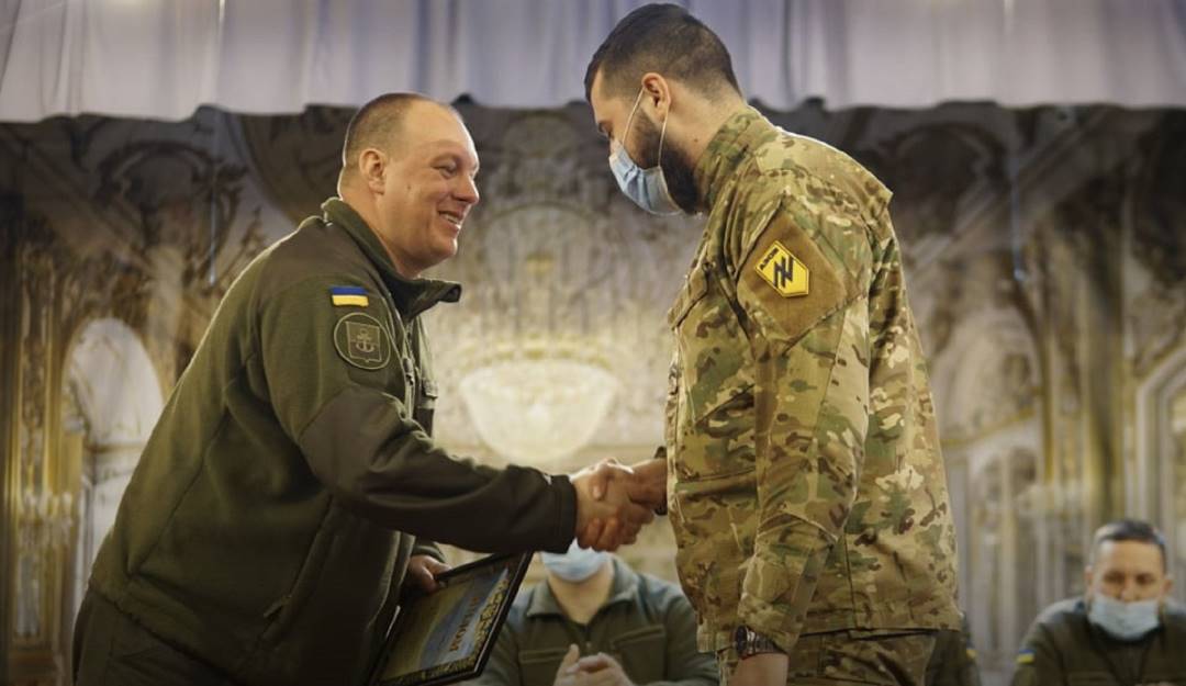 Reconocimiento de la Brigada 12 ucraniana al Batallón Azov