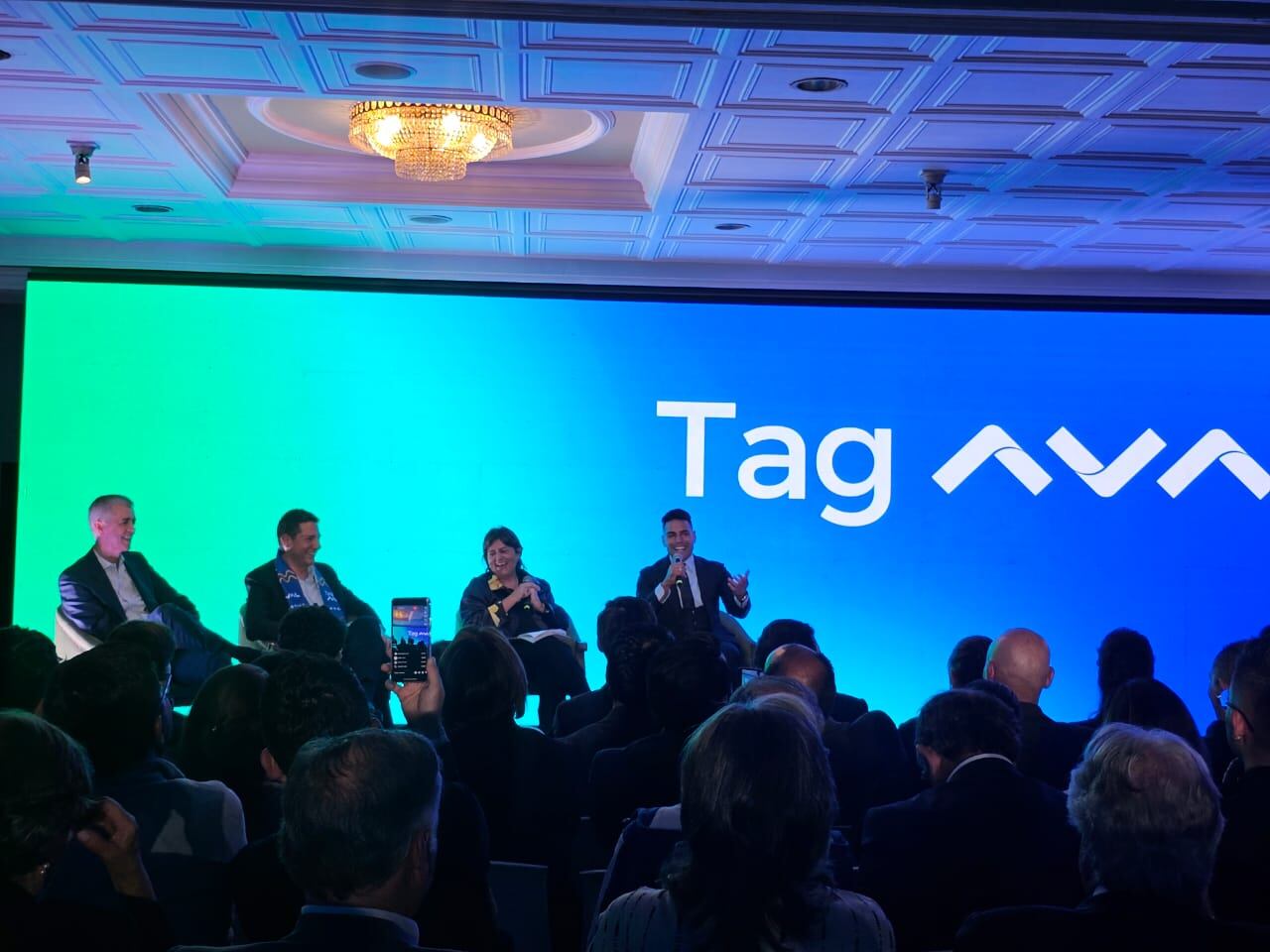 Tag Aval del Grupo Aval / Caracol Radio