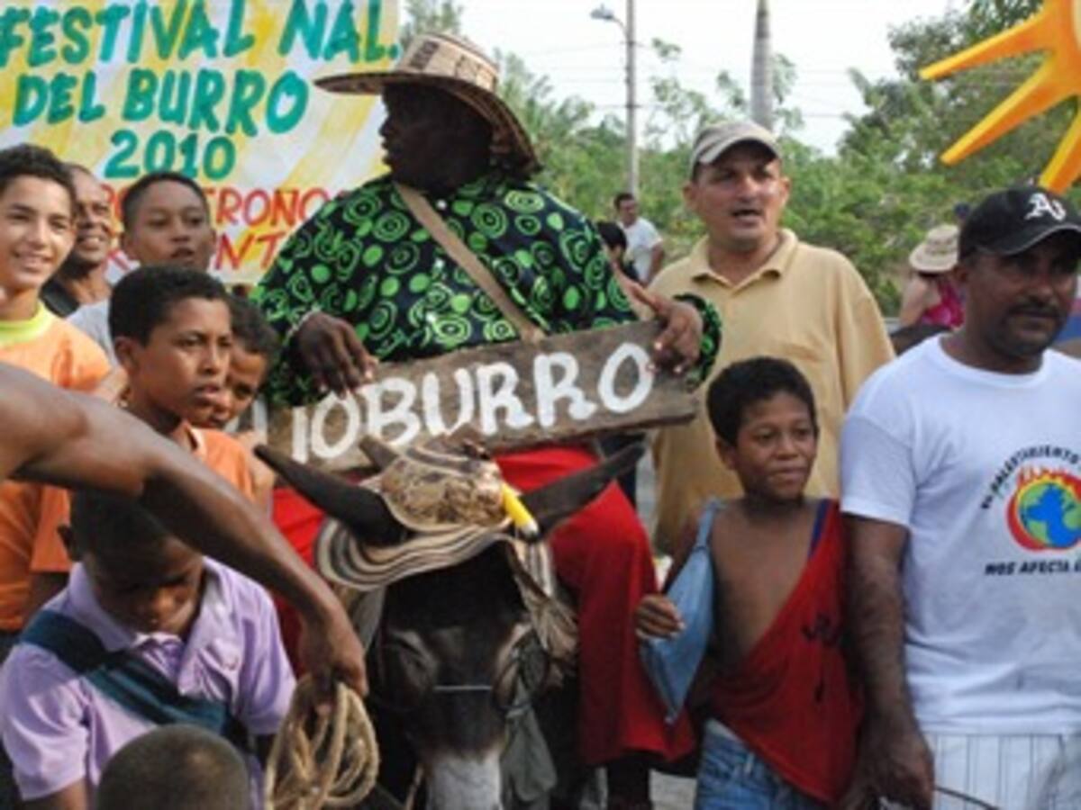 El ‘bibloburro’ barrió en San Antero