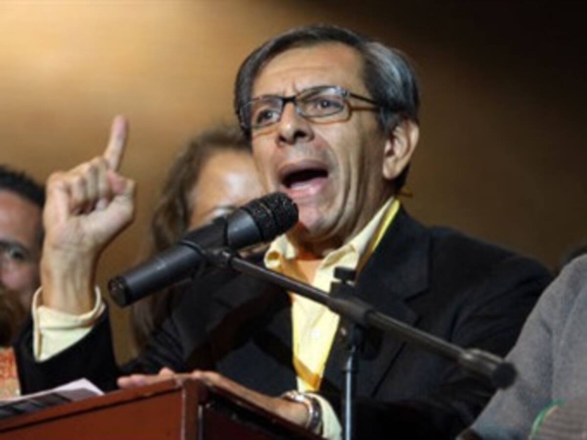 Senador Avellaneda anunció retiro del Polo Democrático