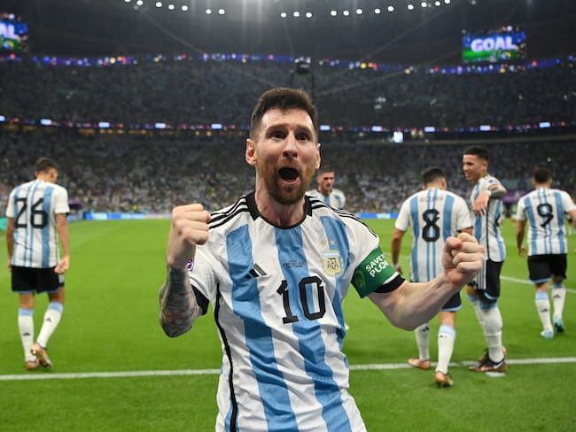 LUSAIL CITY, QATAR - NOVEMBER 26: Lionel Messi of Argentina celebrates scoring their team&#039;s first goal during the FIFA World Cup Qatar 2022 Group C match between Argentina and Mexico at Lusail Stadium on November 26, 2022 in Lusail City, Qatar. (Photo by Dan Mullan/Getty Images)