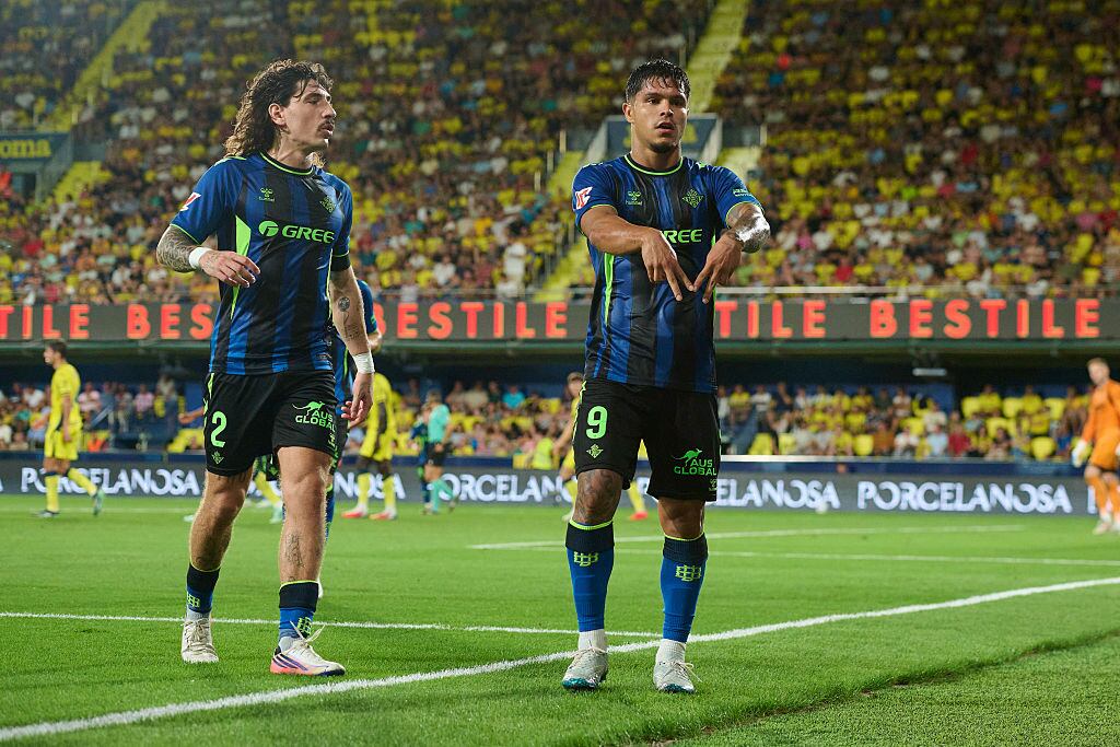 VILLARREAL, SPAIN - SEPTEMBER 14: Cucho Hernandez of Real Betis Balompie celebrates after scoring his team's first goal during the LaLiga EA Sports 2026/27 match between Villarreal CF and Real Betis Balompie at Estadio de la Ceramica on September 14, 2026 in Villarreal, Spain. (Photo by Francisco Macia/Getty Images)