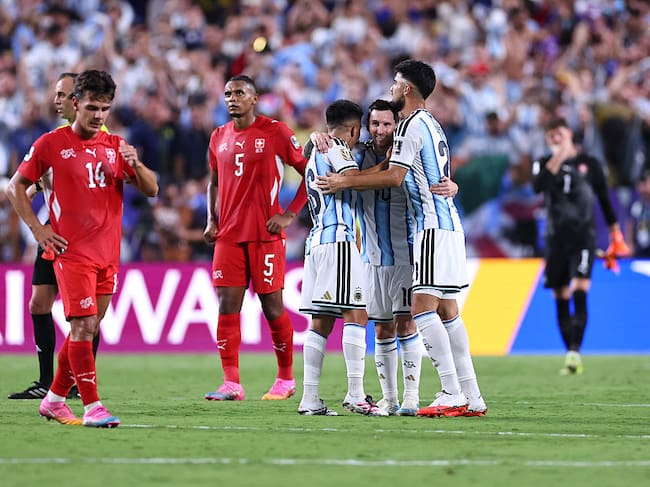 Argentina vence a Suiza y se convierte en el último semifinalista del Mundial 2026: resumen y goles. (Photo by Robbie Jay Barratt - AMA/Getty Images)