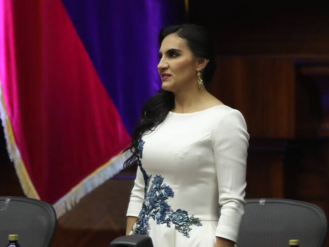 AME9097.QUITO (ECUADOR), 23/11/2023.- La vicepresidenta de Ecuador, Verónica Abab, participa en la ceremonia de investidura del presidente Daniel Noboa hoy, en la sede de la Asamblea Nacional, en Quito (Ecuador). EFE/ José Jácome
