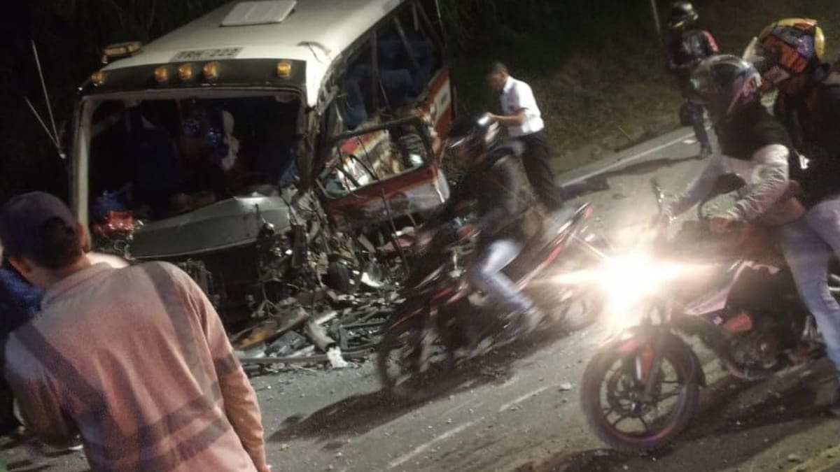 Tres muertos y 12 heridos, dejó el accidente en la Autopista Medellín- Bogotá