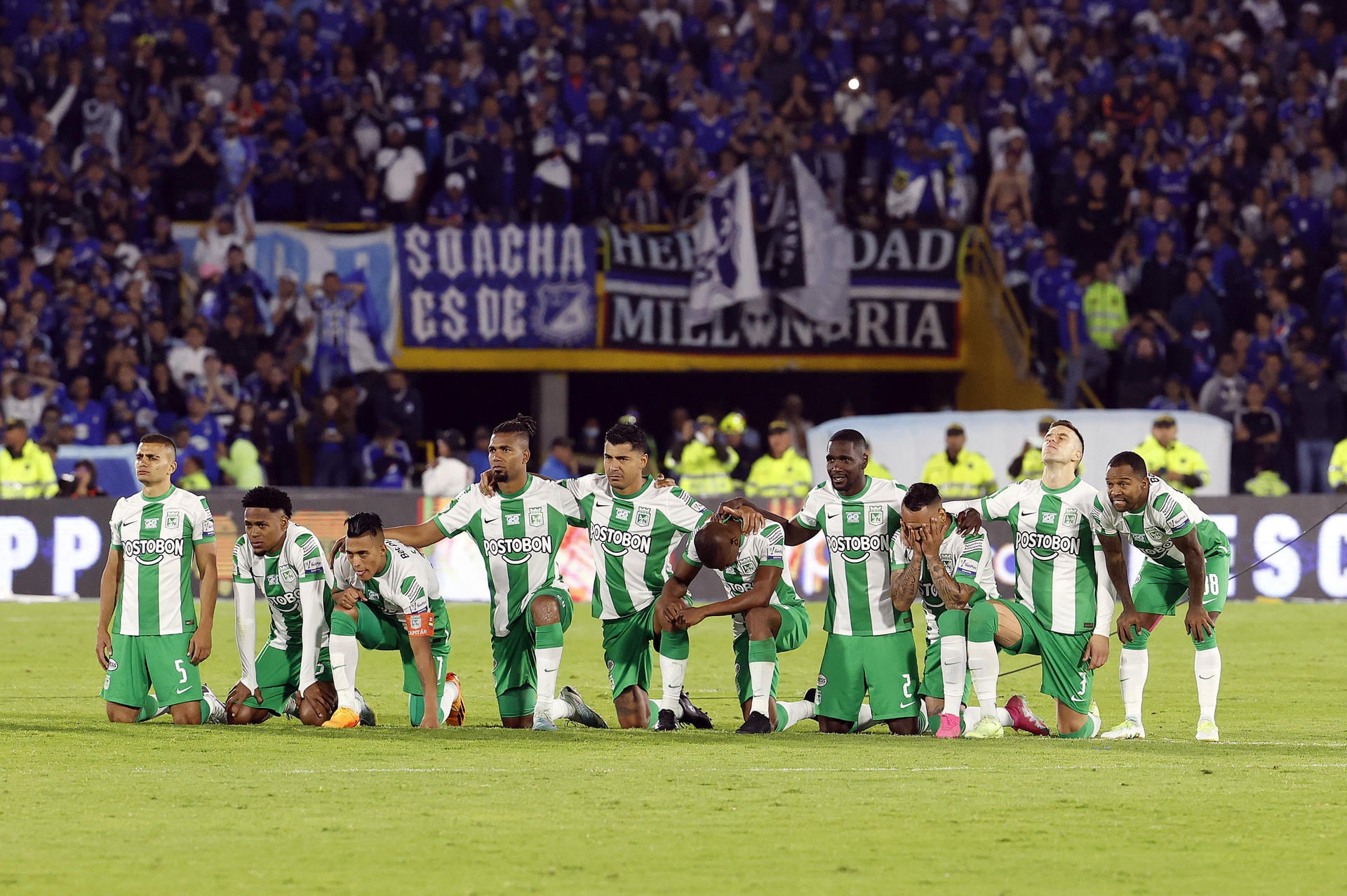 Los jugadores de Atlético Nacional sufren durante la tanda de penalti. EFE/ Mauricio Dueñas Castañeda.