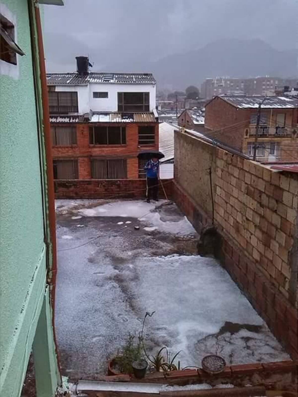 Se presentan emergencias en la capital colombiana tras fuertes lluvias que se presentaron en horas de la tarde del domingo.