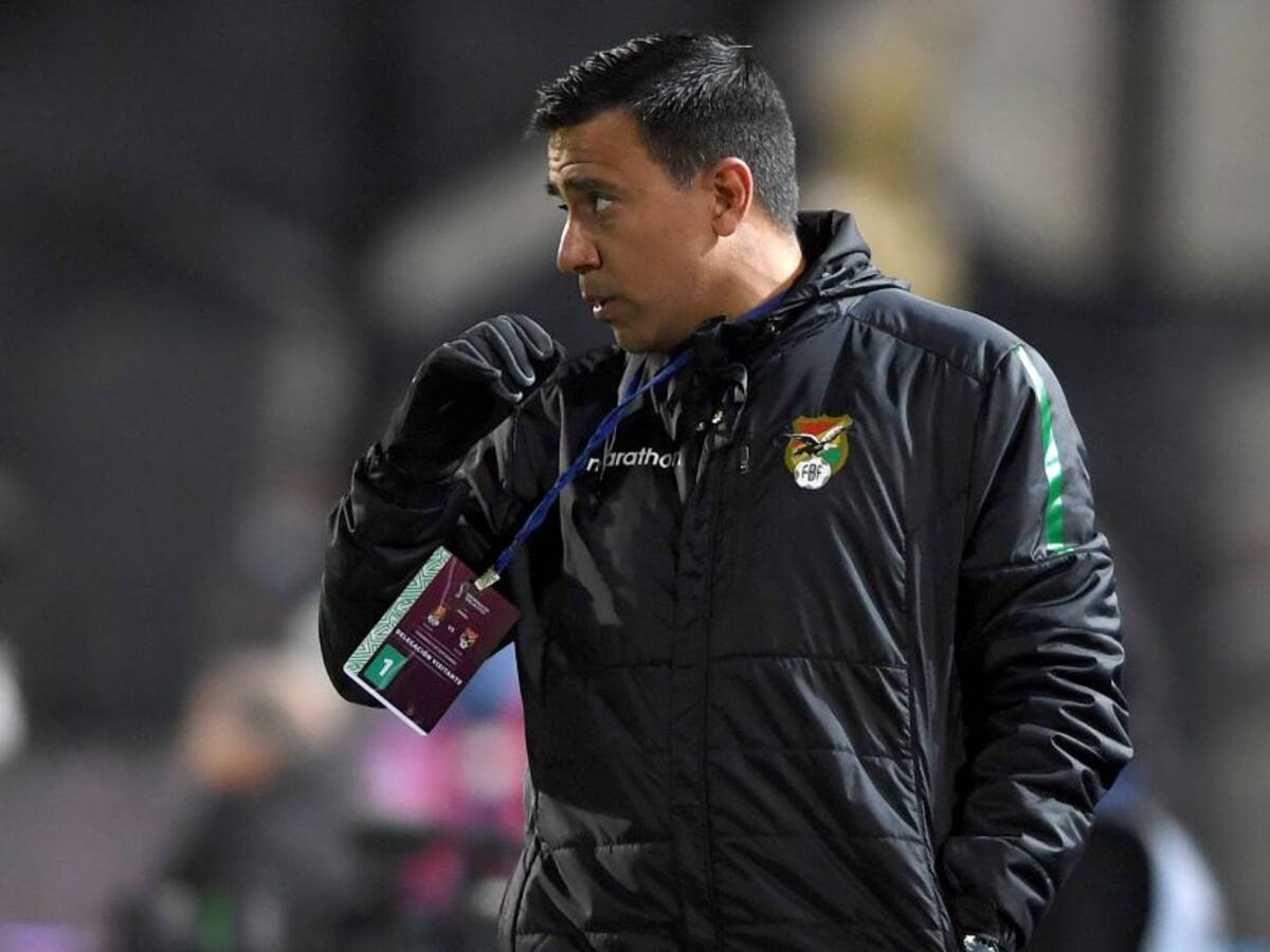 César Farías denuncia amenazas y dice que debe pensar su continuidad