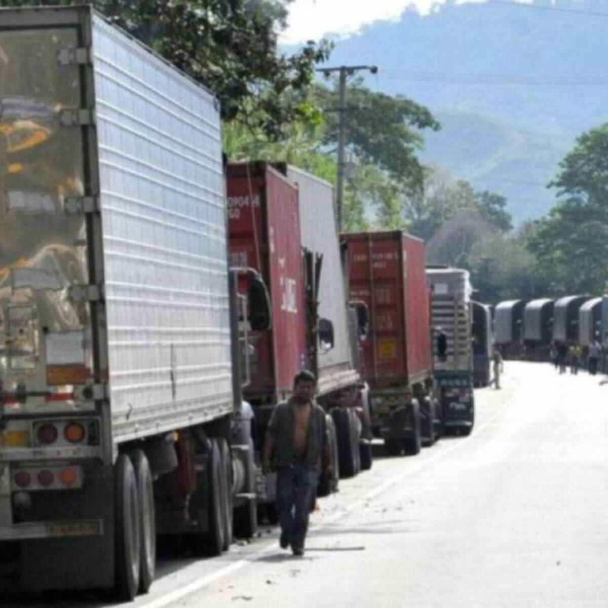 Comunidad afro tiene bloqueada la vía panamericana entre Pereira y Quibdó