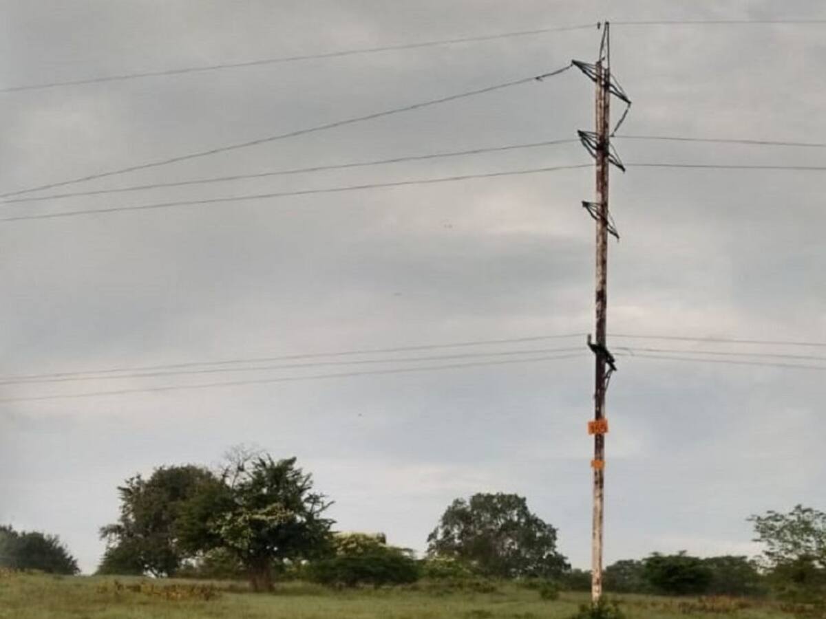 ¡Vuelve y juega! Delincuentes dejaron sin luz a tres municipios de Bolívar
