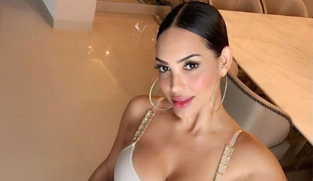 Disparan al auto de Andrea Valdiri en una carretera de Sucre