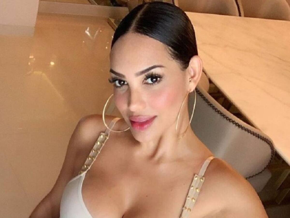 Disparan al auto de Andrea Valdiri en una carretera de Sucre