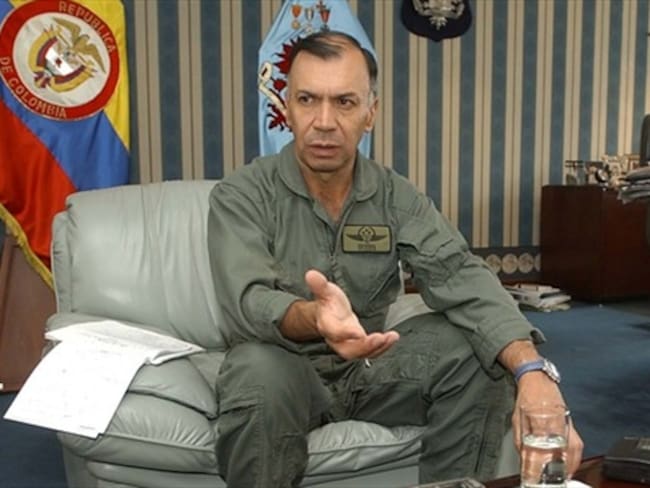 Me parece supremamente grave el anuncio de Santos: Héctor Fabio Velasco